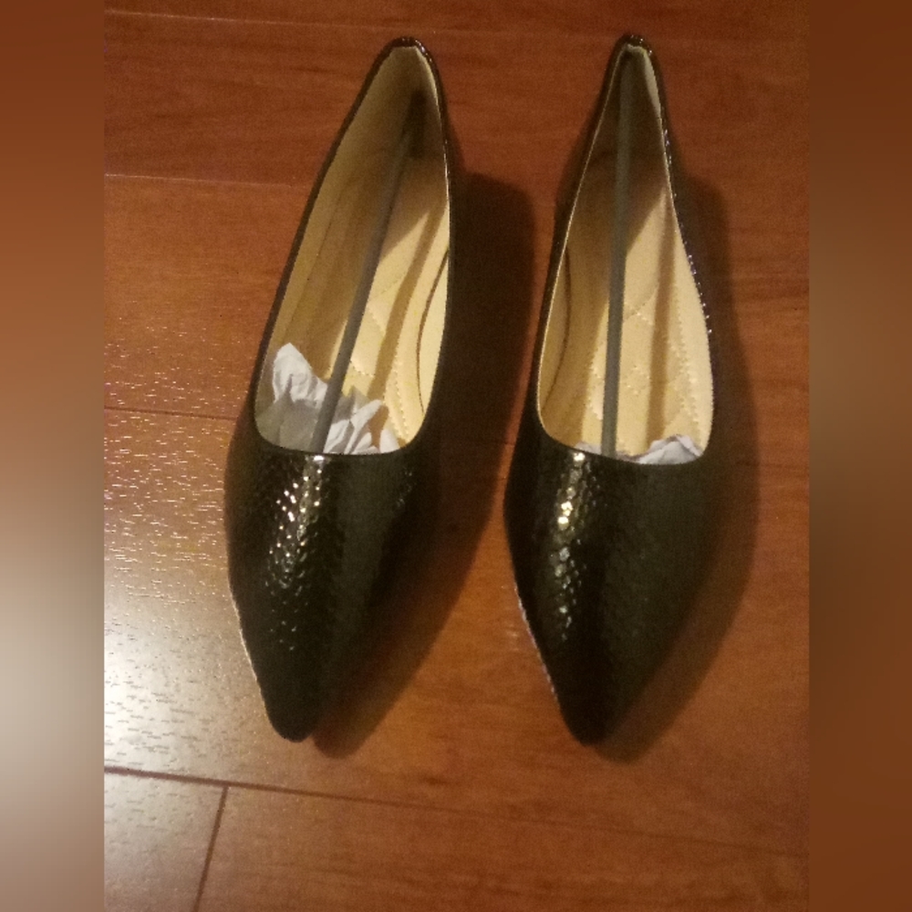 Faux snake skin women's loafer